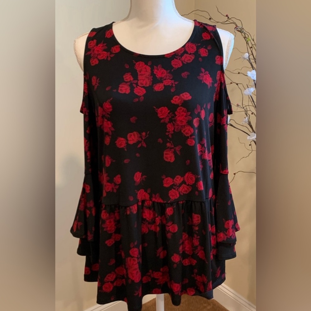 NWT Michael Kors Cold Shoulder Top